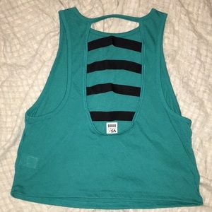 Victoria’s S athletic top ✅